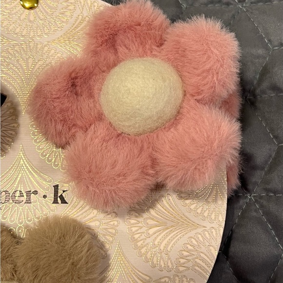 NWT flower Piper K Hair Claw Clips set of 3 fuzzy flowers faux fur browns pink - Picture 3 of 5